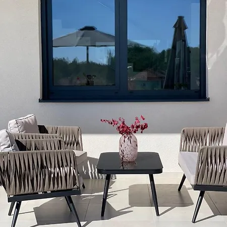 Valentina Villa Karigador